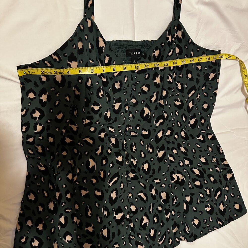 Torrid Camisole Tunic Going Out Top Sleeveless Blouse 2x Green Leopard Print - Picture 7 of 9